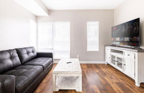 Luxury Downtown Townhome Private Garage Unit 4 - Photo 33