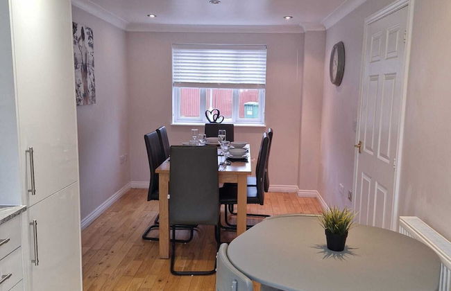 Dog Friendly - 4 Bed House - Sleeps 10 - Pool Table - Foto 31