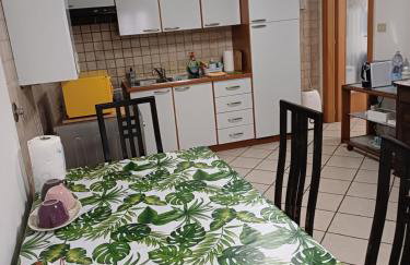 Grazioso Appartamento in Centro Storico "ALLE MURA DEL CASTELLO 1 Stefano e Paola Marchesini" - Foto 2