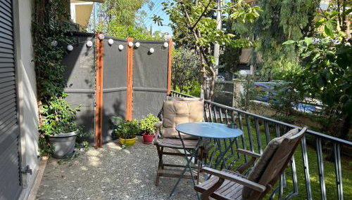 Small Gem Studio Athens, next to metro nomismatokopeio - Foto 4, Garden view