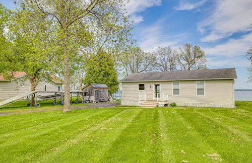Lake Champlain Family Retreat with Deck and Yard - Foto 23