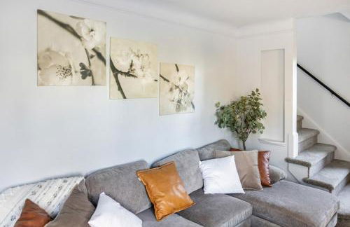 Euclid Near Lake Erie Cleveland king bed - Foto 10