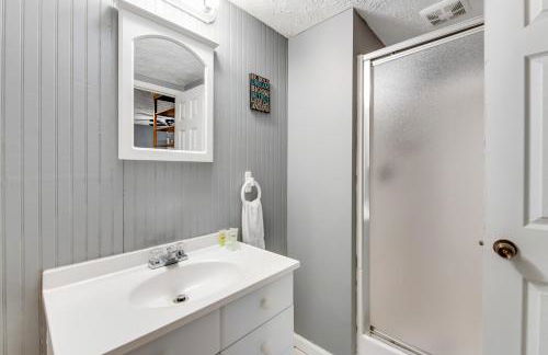 Lakefront Home Dock Covered Deck Fire Pit Dogs OK - Foto 31