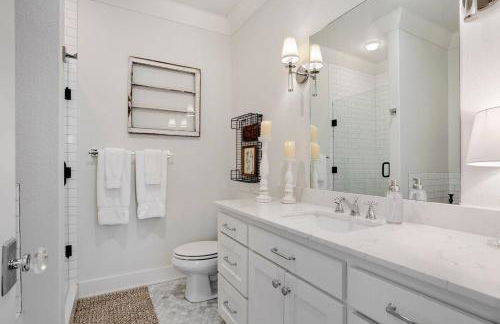 The SoFay Farmhouse- 1 MI From U of A - Foto 24