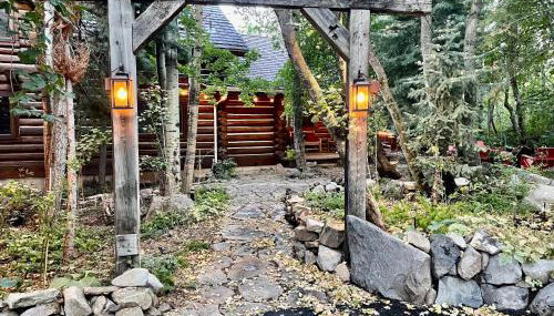 Rustic Sundance cabin sleeps 13 hottub firepits - Foto 2, Other