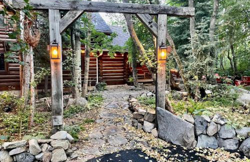 Rustic Sundance cabin sleeps 13 hottub firepits - Foto 2