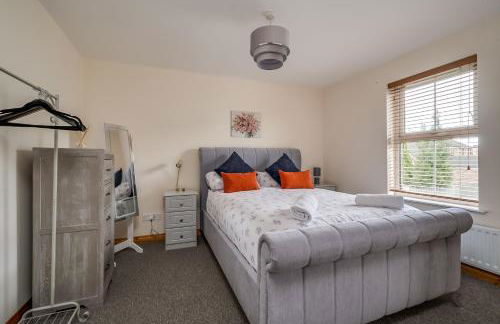 Stylish & spacious 3 bedroom entire house in Lisburn with parking - Foto 26