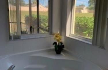 Luxury Villa - 75 inch smart TV, Upgrades throughout! 20 minutes to Disney - Foto 15