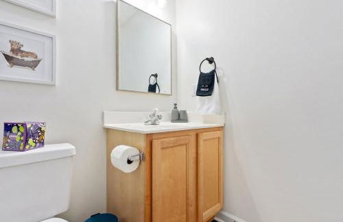 New 4BR 4BA AU Oasis 2 Mins to Downtown & Stadium Sleeps 10 - Foto 20