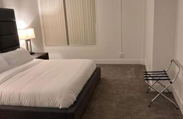 Warm and Welcoming - Photo 9