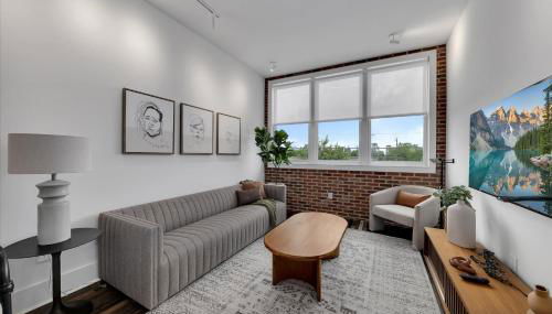 204- Modern retreat w elevator & BBQ - Foto 2