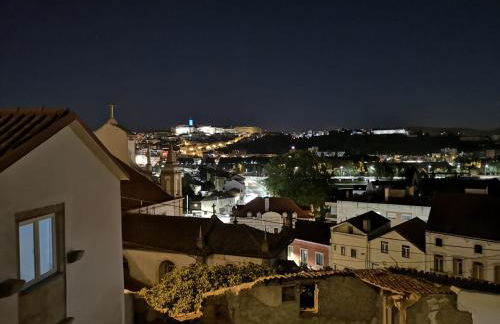 Lemon Tree House Coimbra - Courtyard garden with city views - Foto 27