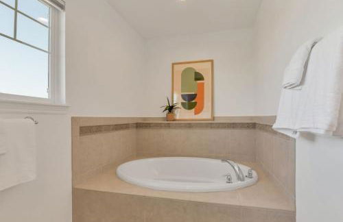 Centrally Located 5BD - Games, BBQ & Firepit Patio - Foto 36