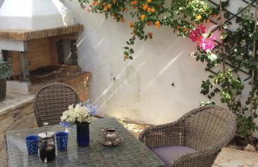 Lovely family villa with stunning sea views - Photo 11