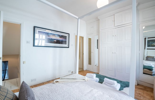 Classic Belgravia Home by Victoria Station by Underthedoormat - Photo 2