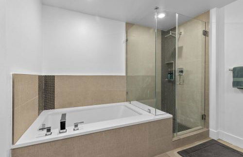 Amethyst Sky Loft - Elevated Two-Story Waterfront - Foto 23