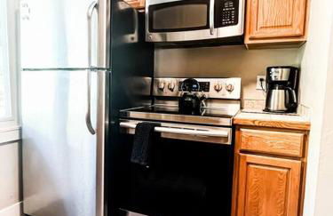 The Nest Serene Sanctuary w Hot Tub Fireplace Grill Hammock Outdoor Fire Feature Fully Fenced Yard AC Pets Ok - Foto 39