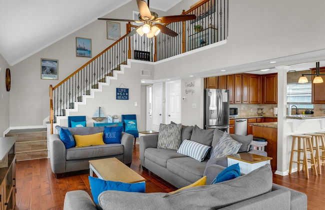 Backyard Oasis Hot Tub and 2 Shaded Decks - Foto 9