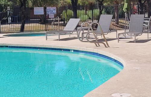 VILLA Verde Surprise Stadium - Resort Living - Photo 6