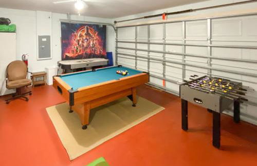 Upstay Lakeside Retreat w Private Pool and Game Room - Foto 20