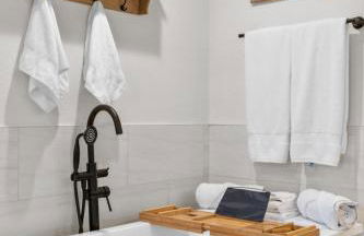 Seabrook 3BR Sleeps 10 w Backyard, Fire Pit Near Kemah - Foto 3