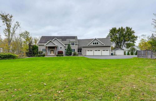 Steps From Oneida Lake Spacious Gem with Game Room! - Foto 43