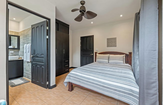 Relaxing 2 BR Beach & Pool Condo Unit2 - Foto 4