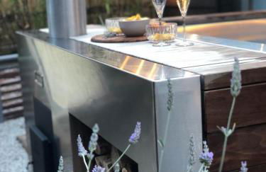 Luxury Barn with Hot Tub, Spa Treatments, Private Dining - Photo 22