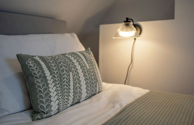 Bright&Spacious 3BD in Centre of Bourton - Photo 9