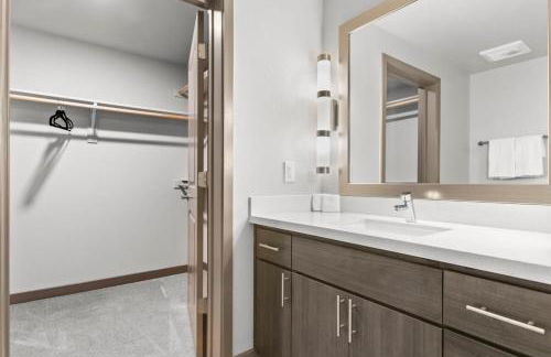 Cozysuites PHX RORO Gym Pool Pets Parking #12 - Photo 21