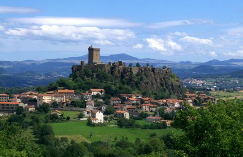 Évasion au cœur de Polignac : Charme et confort à deux pas du Puy-en-Velay - FR-1-582-382 - Foto 13