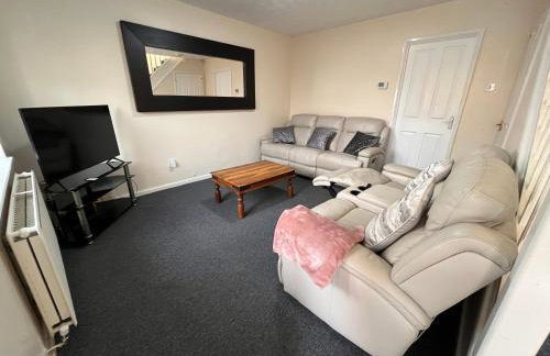 Cosy 2 bedroomed semi detached house - Foto 7