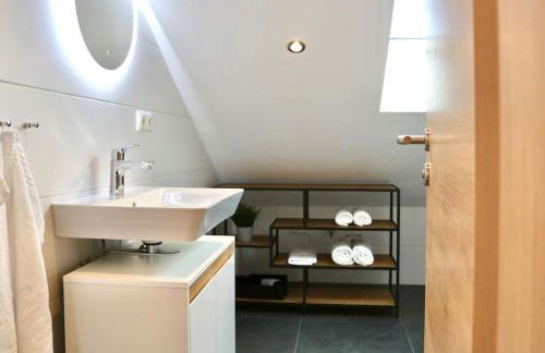 Moderne DG-Wohnung im Günztal - Foto 8