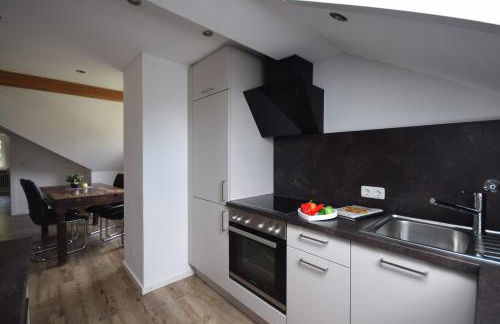 Bimax Neu renovierte, gemütl. 4 Zimmer Dachwohnung - Foto 6