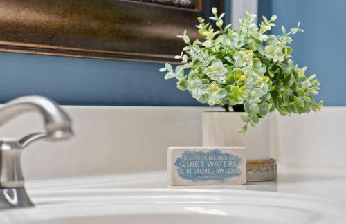 Bluebird Sanctuary w Stunning Sunset Views Sleeps 28 - Foto 49