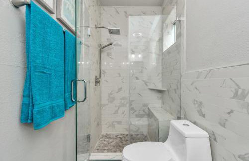 Prolific Blue Oasis near Med Ctr Dwntwn Galleria - Photo 16