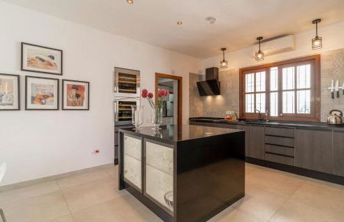 Gorgeous Home In Mijas With Wifi - Photo 17