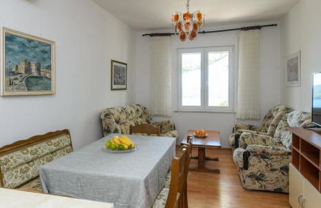 Apartment MARIO - veliki stan za odmor - terasa- vrt - bazen - pogled more, izoliran - Photo 9