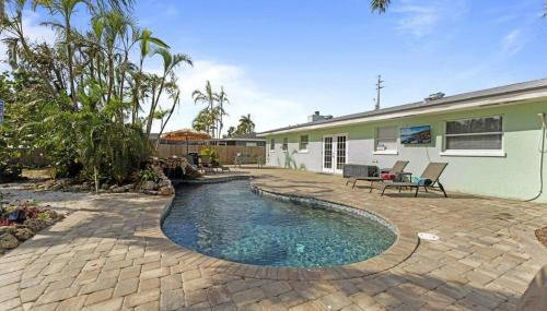 Grotto Pool House, 3 bed, 2 bath, IMG 3 miles, AMI - Foto 4, Garden, sunbed, Garden view