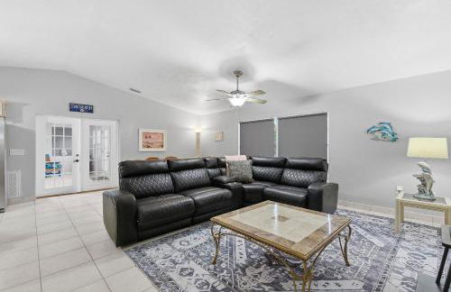 Sun and Fun- Dolphin Diversion - Photo 12