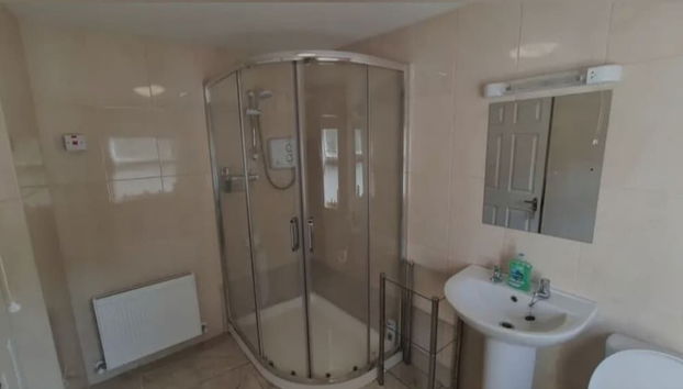 Ducha del cuarto de baño