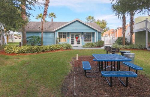 SPECTACULAR, NEW Professional Decor, Near Dis, NO Steps, Pool, Patio, LOW Rates! - Foto 81