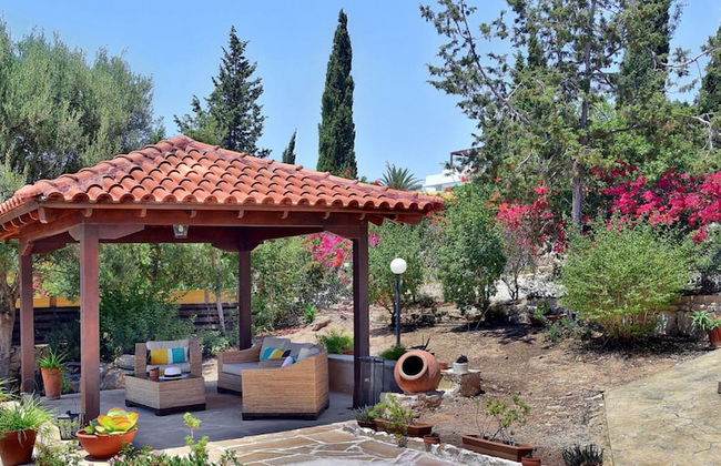 Large Pool & Garden, Billiard, Peaceful Area, Near to the Sea, Coral Bay Paphos - Foto 66