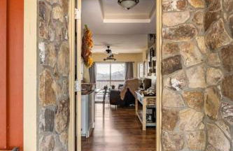 Red Rooster Family Cabin w/Hot Tub+Fire Pit+View - Foto 46