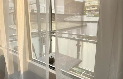 Spacious Apartment with Balcony - nearby Schlosspark - APOLONIAliving - Foto 24