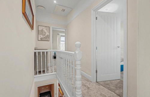 Countess House, Northampton - Stylish Modern 2-Bedroom House with Garden - Free Parking - Foto 20