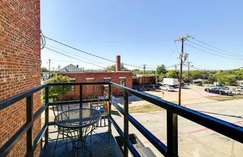 Western-Themed Decatur Studio on Main Street! - Foto 3