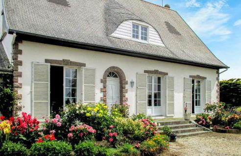 Awesome Home In Surville With Wifi - Foto 1