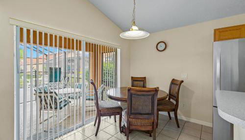 Family Ready in Gated Community Near Attractions - Foto 5