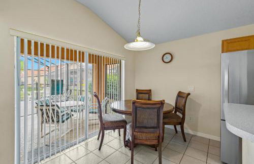 Family Ready in Gated Community Near Attractions - Foto 5